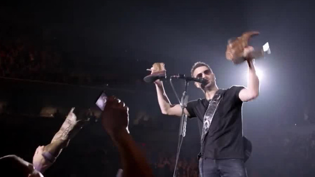 Country singer Eric Church cancels 25000 concert tickets bought by scalpers