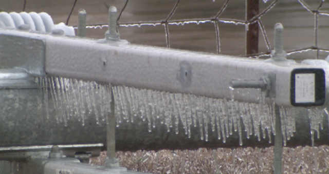 Ice brings power outages in Northern Tennessee